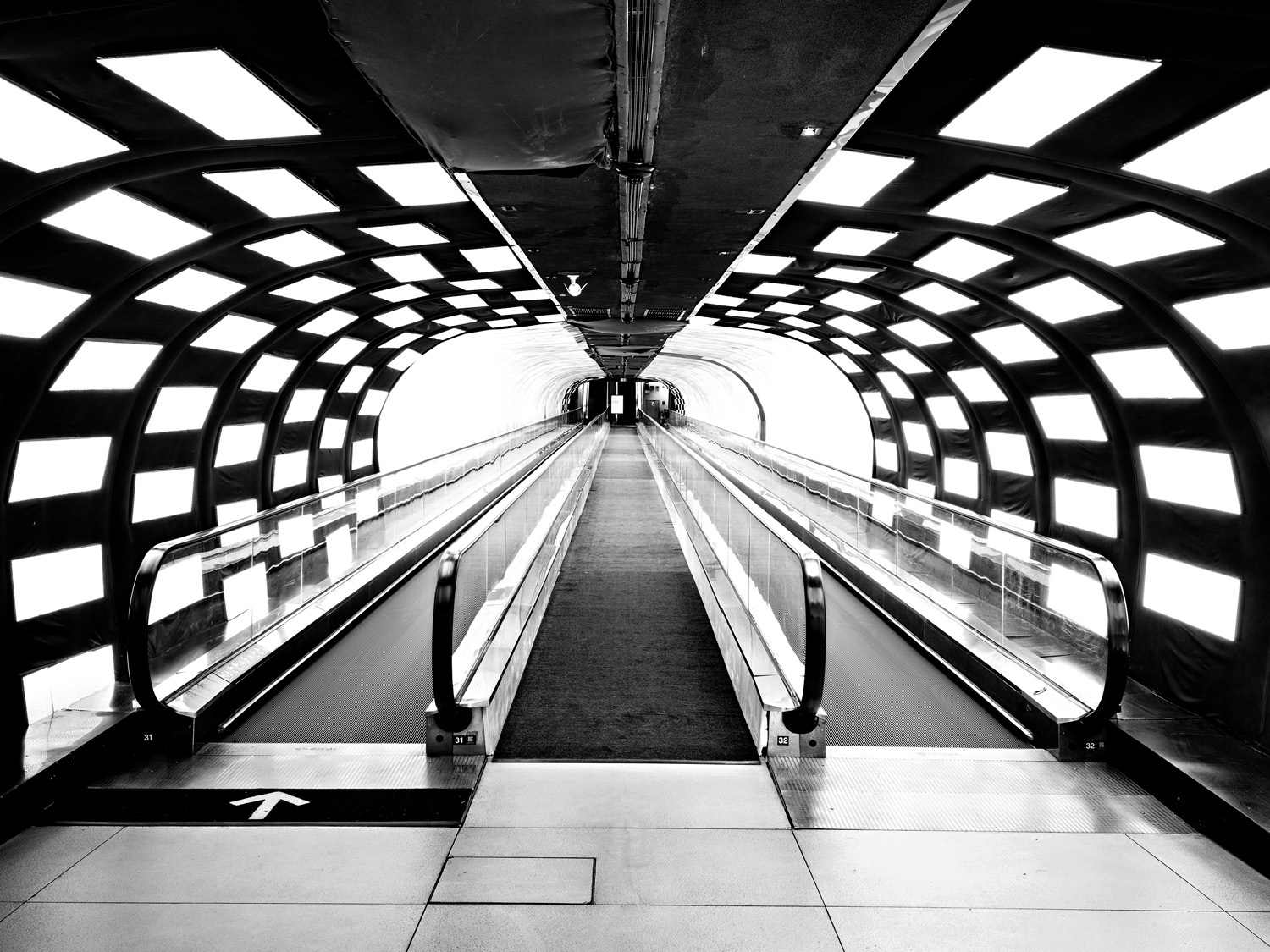 Der größte LED-Panel-Tunnel der Welt verbindet Geschäftsgebäude in São Paulo, Brasilien 2023 aus der Serie Inattention Era